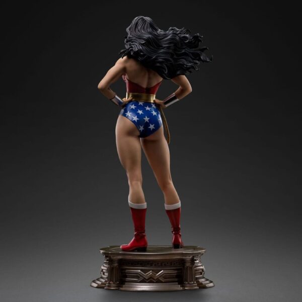 DC Comics Legacy Replika Szobor 1/4 Wonder Woman 56 cm DC Comics Legacy Replika Szobor 1/4 Wonder Woman 56 cm