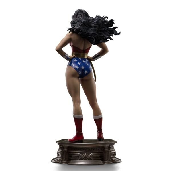 DC Comics Legacy Replika Szobor 1/4 Wonder Woman 56 cm DC Comics Legacy Replika Szobor 1/4 Wonder Woman 56 cm