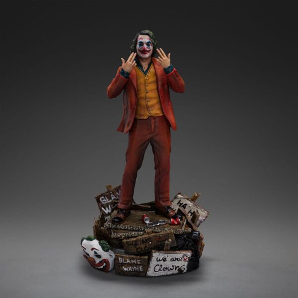 DC Comics Art Scale Deluxe Szobor 1/10 Joker (Arthur Fleck) 19 cm DC Comics Art Scale Deluxe Szobor 1/10 Joker (Arthur Fleck) 19 cm