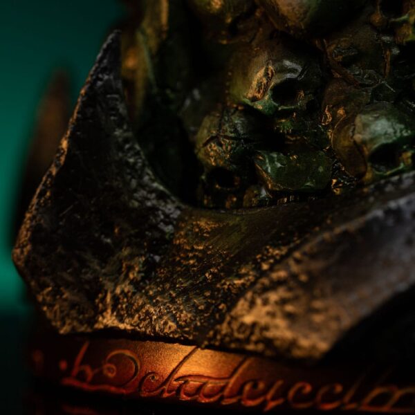 The Lord of the Rings Art Scale Szobor 1/10 Aragorn Unleashed 31 cm