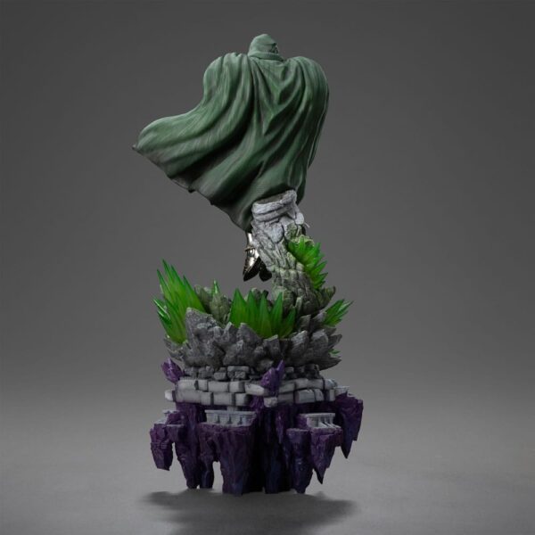 The Infinity Gauntlet Marvel Legends Diorama Szobor 1/10 Doctor Doom Deluxe Edition 42 cm