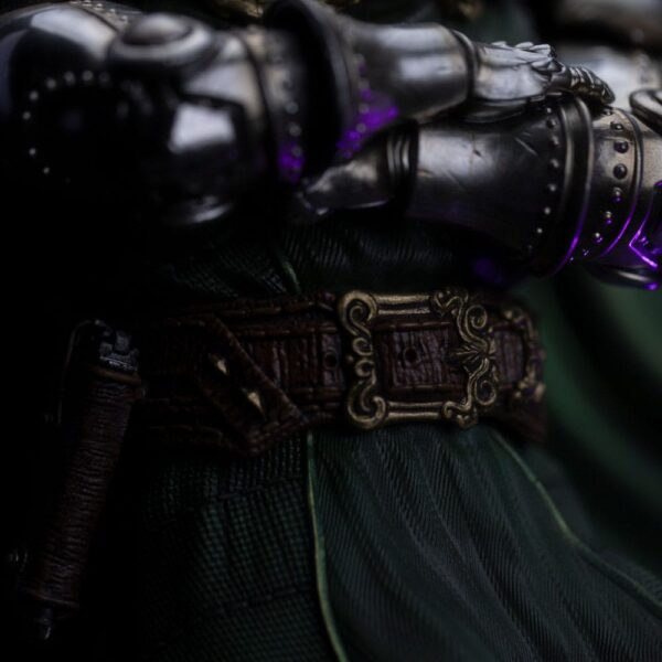 The Infinity Gauntlet Marvel Legends Diorama Szobor 1/10 Doctor Doom Deluxe Edition 42 cm