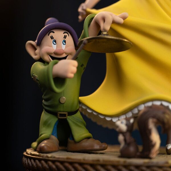 Snow White and the Seven Dwarves Art Scale Szobor 1/10 Snow White and Dopey 21 cm Snow White and the Seven Dwarves Art Scale Szobor 1/10 Snow White and Dopey 21 cm