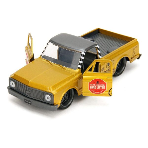 Disney Diecast Model 1/32 Datsun 510 Wall E Disney Diecast Model 1/32 Datsun 510 Wall E