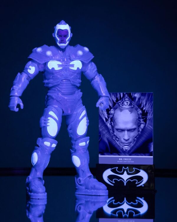 Batman & Robin DC Multiverse Akció Figura Mr. Freeze (Black Light Edition) (Gold Label) 18 cm