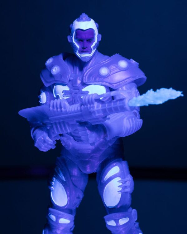 Batman & Robin DC Multiverse Akció Figura Mr. Freeze (Black Light Edition) (Gold Label) 18 cm