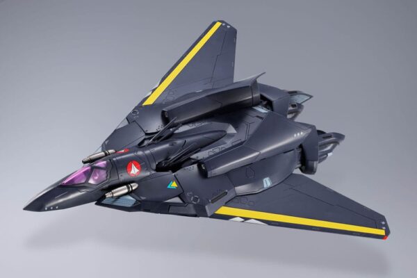 Macross 7 DX Chogokin Akció Figura VF-17S Nightmare Stealthvalkyrie (Gamlin Kizaki use) 25 cm