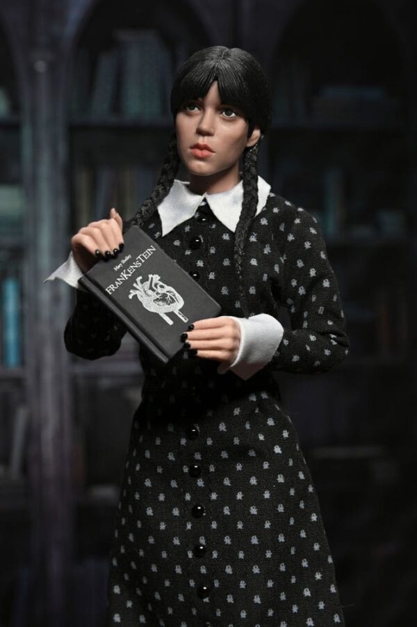 Wednesday Akció Figura Wednesday (Classic Dress) 20 cm