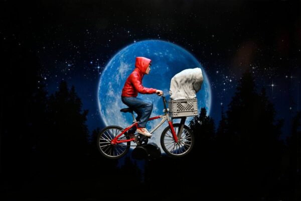 E.T. the Extra-Terrestrial Akció Figura Elliott & E.T. on Bicycle 13 cm