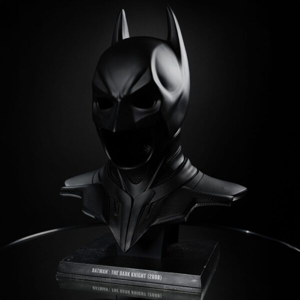 The Dark Knight DC Direct Replika 1/1 Batman Cowl 54 cm The Dark Knight DC Direct Replika 1/1 Batman Cowl 54 cm