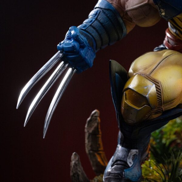 Marvel Legacy Replika Szobor 1/4 Wolverine 38 cm