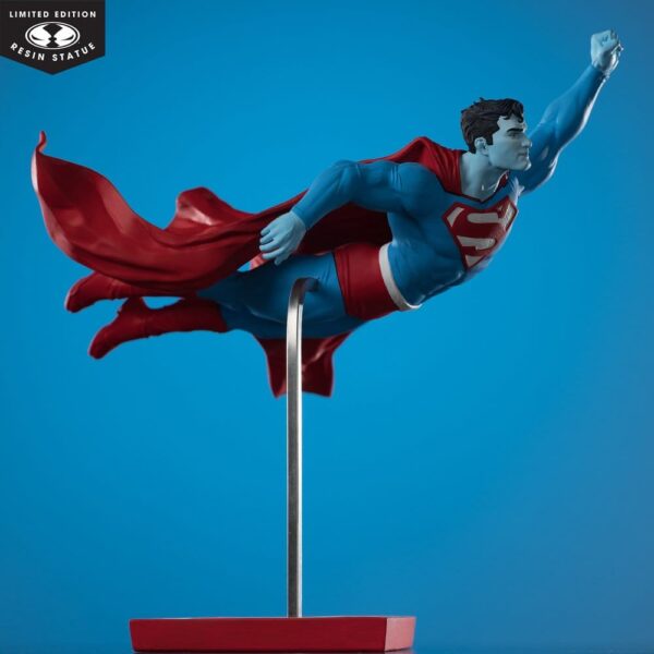 DC Direct Superman Red & Blue Szobor 1/10 Superman by Lee Bermejo 26 cm DC Direct Superman Red & Blue Szobor 1/10 Superman by Lee Bermejo 26 cm