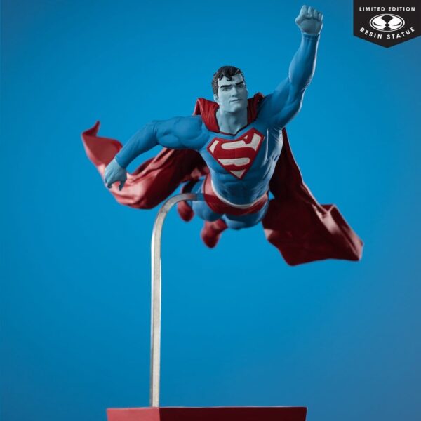 DC Direct Superman Red & Blue Szobor 1/10 Superman by Lee Bermejo 26 cm DC Direct Superman Red & Blue Szobor 1/10 Superman by Lee Bermejo 26 cm