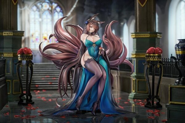 Azur Lane PVC Szobor 1/7 Amagi: Throne of Fallen Petals Ver. 27 cm