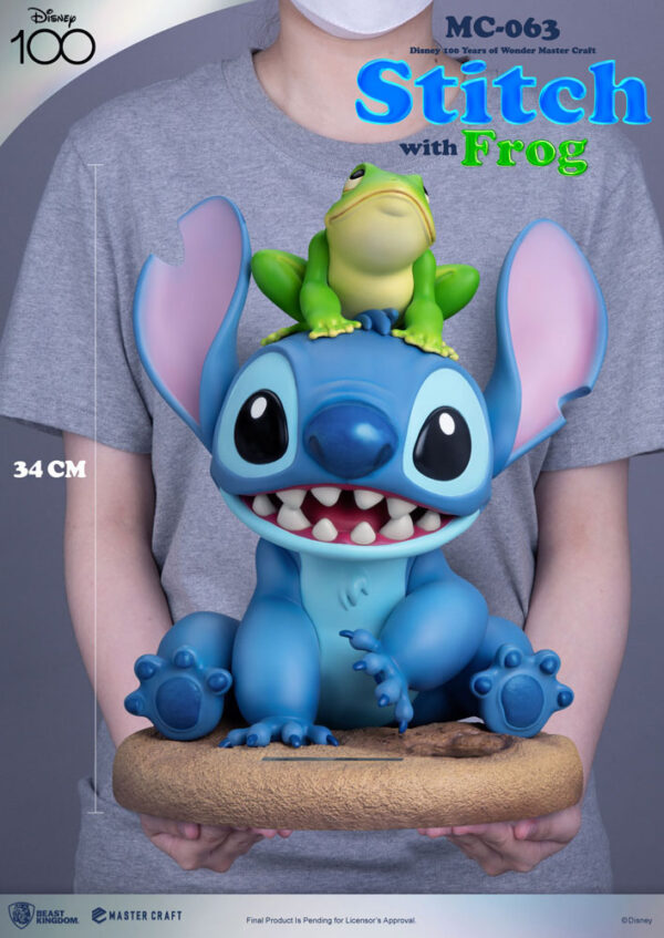 Disney 100th Master Craft Szobor Stitch with Frog 34 cm