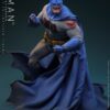 Batman: The Dark Knight Returns Comic Masterpiece Akció Figura 1/6 Batman (Battle Damaged Version) 32 cm