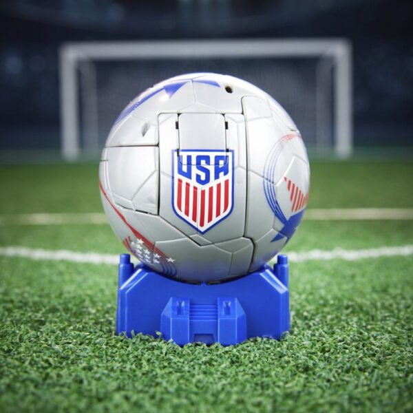 Transformers x US Soccer Federation Akció Figura Breakaway 14 cm