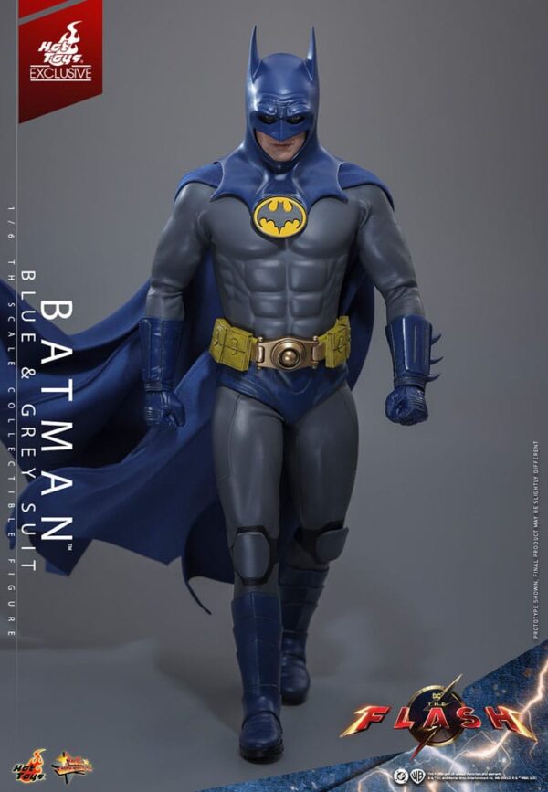 The Flash Movie Masterpiece Akció Figura 1/6 Batman (Blue & Grey Suit) Limited Edition Hot Toys Exclusive 30 cm The Flash Movie Masterpiece Akció Figura 1/6 Batman (Blue & Grey Suit) Limited Edition Hot Toys Exclusive 30 cm