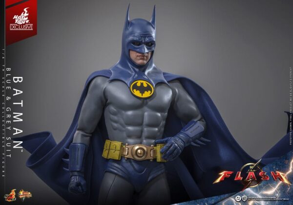 The Flash Movie Masterpiece Akció Figura 1/6 Batman (Blue & Grey Suit) Limited Edition Hot Toys Exclusive 30 cm The Flash Movie Masterpiece Akció Figura 1/6 Batman (Blue & Grey Suit) Limited Edition Hot Toys Exclusive 30 cm