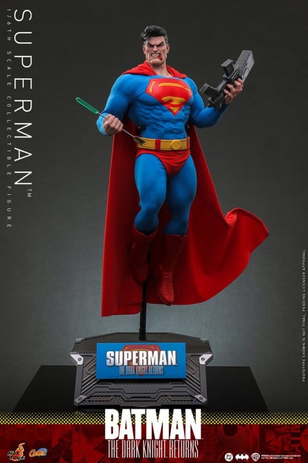 Batman: The Dark Knight Returns Comic Masterpiece Akció Figura 1/6 Superman 34 cm