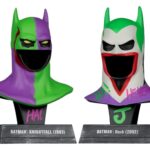Batman DC Direct Mini Replika 1/3  2-pack Batman Cowls Hush & Knightfall (Jokerized) (Gold Label) 18 cm
