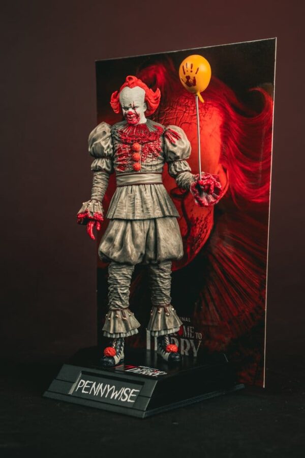 It Welcome to Derry Movie Maniacs Figura Pennywise (Bloody) 16 cm
