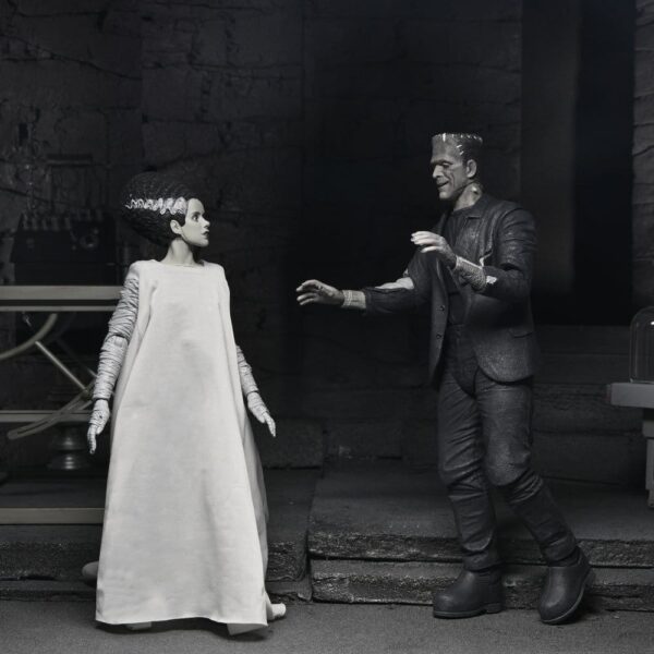 Universal Monsters 2-Pack Akció Figura Bride of Frankenstein 90th Anniversary The Monster & His Mate (B&W) 18 cm