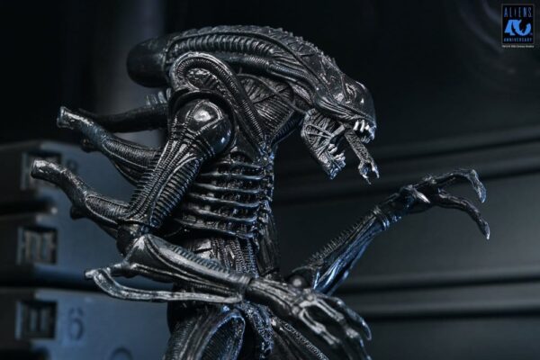 Aliens Ultimate Akció Figura Warrior (1986) Xenomorph Black (40th Anniversary) 23 cm