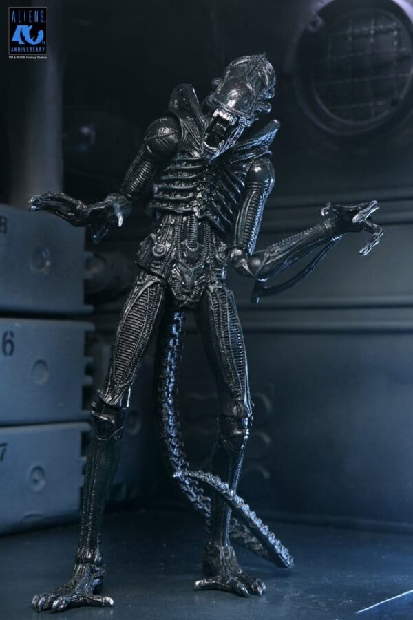 Aliens Ultimate Akció Figura Warrior (1986) Xenomorph Black (40th Anniversary) 23 cm