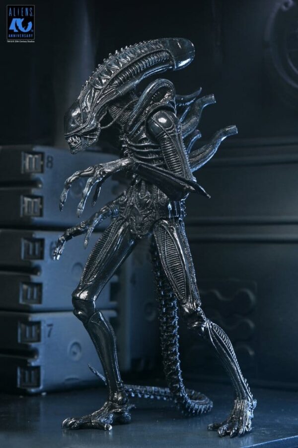 Aliens Ultimate Akció Figura Warrior (1986) Xenomorph Black (40th Anniversary) 23 cm