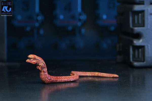 Aliens Ultimate Akció Figura Warrior (1986) Xenomorph Black (40th Anniversary) 23 cm