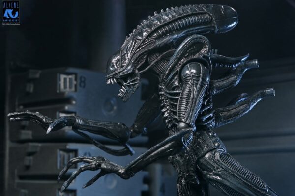 Aliens Ultimate Akció Figura Warrior (1986) Xenomorph Black (40th Anniversary) 23 cm