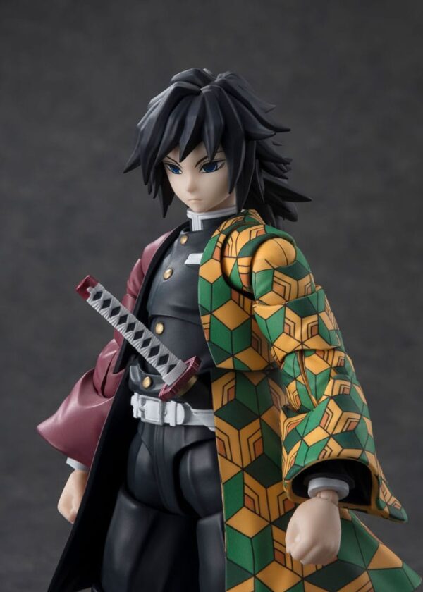 Demon Slayer: Kimetsu no Yaiba S.H. Figuarts Akció Figura Giyu Tomioka 15 cm