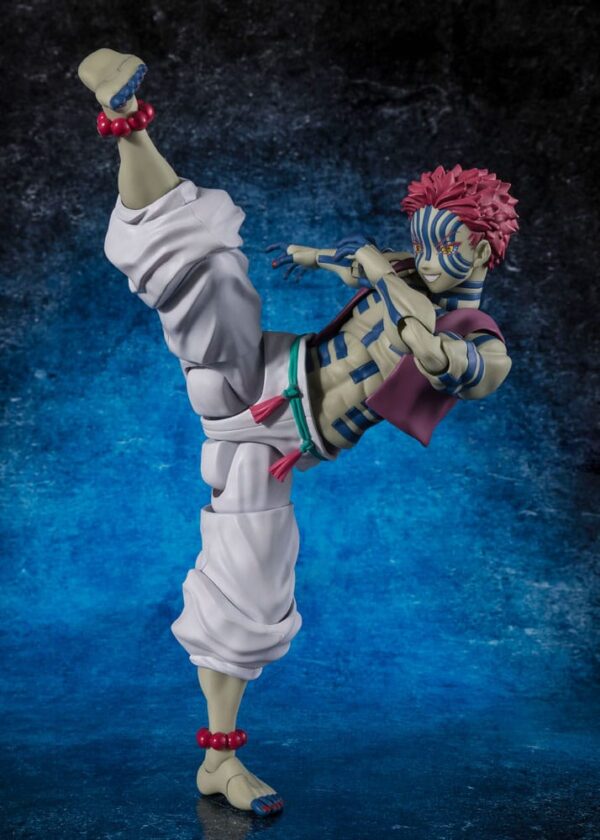Demon Slayer: Kimetsu no Yaiba S.H. Figuarts Akció Figura Akaza 15 cm