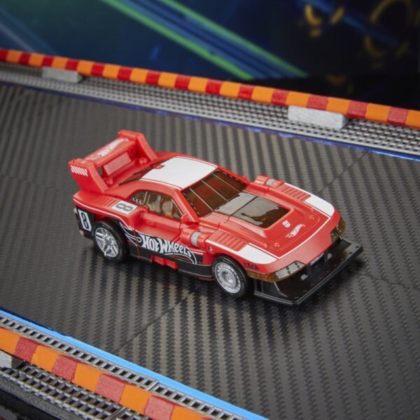 Transformers x Hot Wheels Collaborative Deluxe Class Akció Figura GT-Scorcher 13 cm