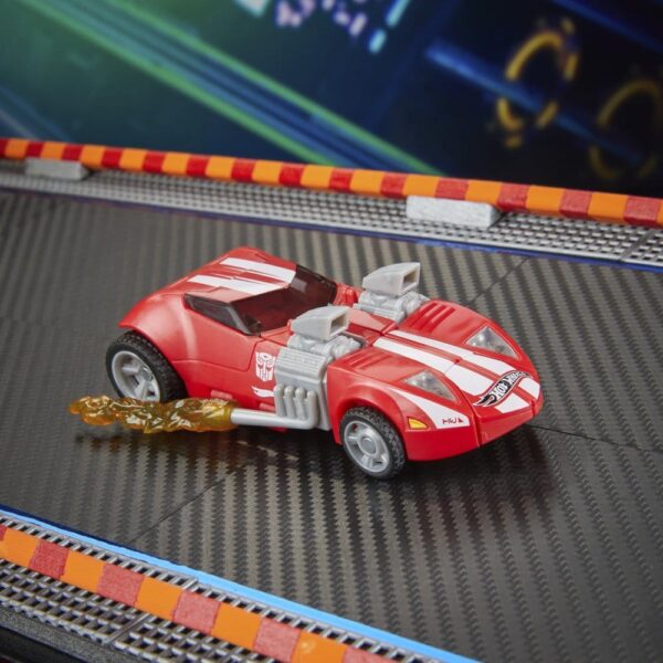 Transformers Collaborative Hot Wheels x Transformers Deluxe Class Akció Figura Twin Mill 13 cm
