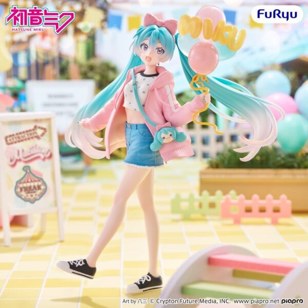 Hatsune Miku Muchute PVC Figura Theme Park Date Version 19 cm