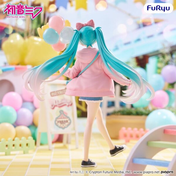 Hatsune Miku Muchute PVC Figura Theme Park Date Version 19 cm