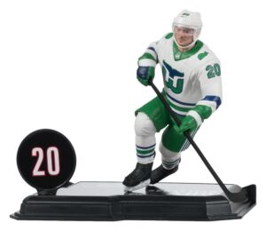 NHL McFarlane SportsPicks Akció Figura Sebastian Aho (Hartford Whalers Retro) 18 cm NHL McFarlane SportsPicks Akció Figura Sebastian Aho (Hartford Whalers Retro) 18 cm